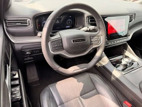 Used 2024 Jeep Wagoneer Series III AWD/4WD image 21
