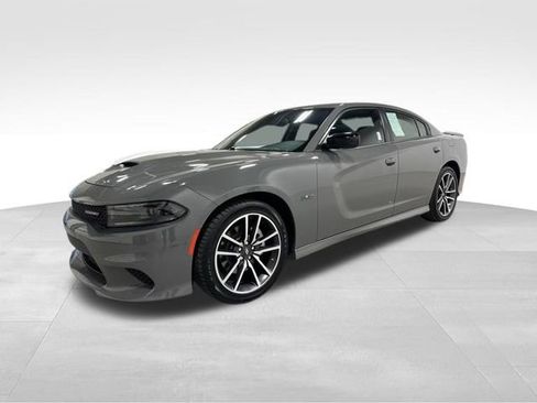 Used 2023 Dodge Charger R/T w/ Technology Group RWD image 11
