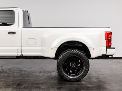 Used 2017 Ford F450 Platinum w/ Platinum Ultimate Package AWD/4WD image 14