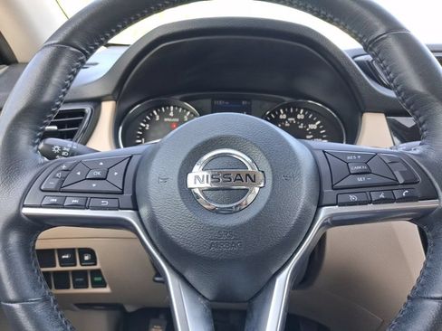 Used 2018 Nissan Rogue SV FWD image 31