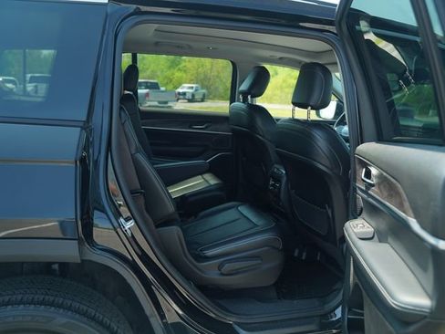 Used 2022 Jeep Grand Cherokee L Limited AWD/4WD image 23