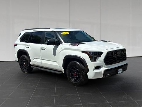 Used 2024 Toyota Sequoia TRD Pro AWD/4WD image 7