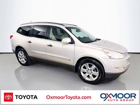 Used 2010 Chevrolet Traverse LTZ FWD image 1