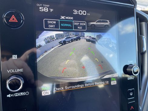 Used 2025 Subaru Forester Limited image 32