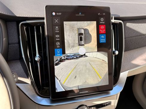 New 2026 Volvo XC90 B6 Ultra image 31