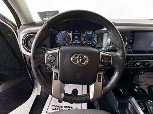 Used 2021 Toyota Tacoma TRD Sport AWD/4WD image 11