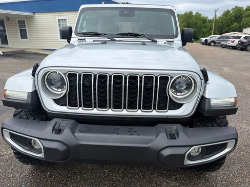 Used 2024 Jeep Wrangler Unlimited Sahara w/ Safety Group AWD/4WD image 2