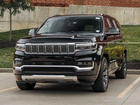 Used 2024 Jeep Grand Wagoneer L 4WD image 7