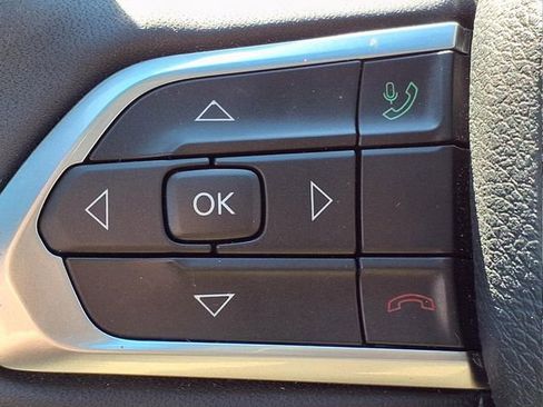 Used 2023 Jeep Compass Limited image 22