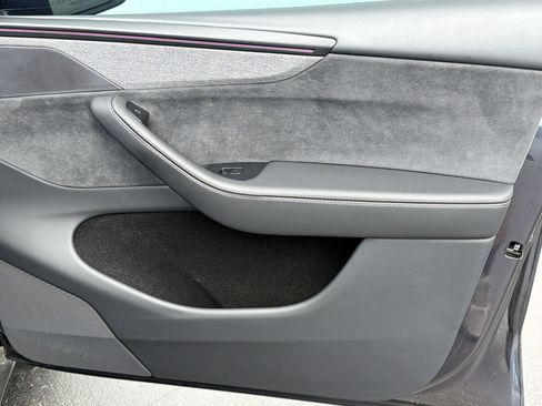Used 2026 Tesla Model Y AWD image 32