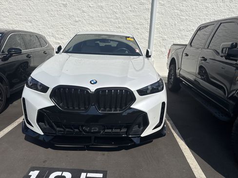 Used 2024 BMW X6 xDrive40i w/ Premium Package AWD/4WD image 2
