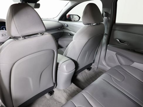 Used 2023 Hyundai Elantra SEL w/ Convenience Package image 31