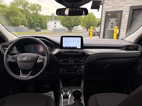 Used 2025 Ford Escape Active AWD/4WD image 3