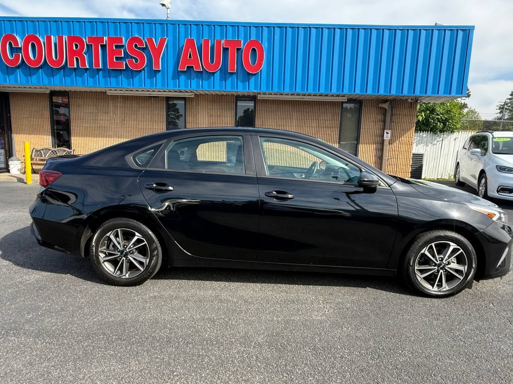 Used 2023 Kia Forte LXS FWD image 10