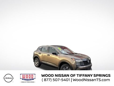 Used 2025 Nissan Kicks S image 1