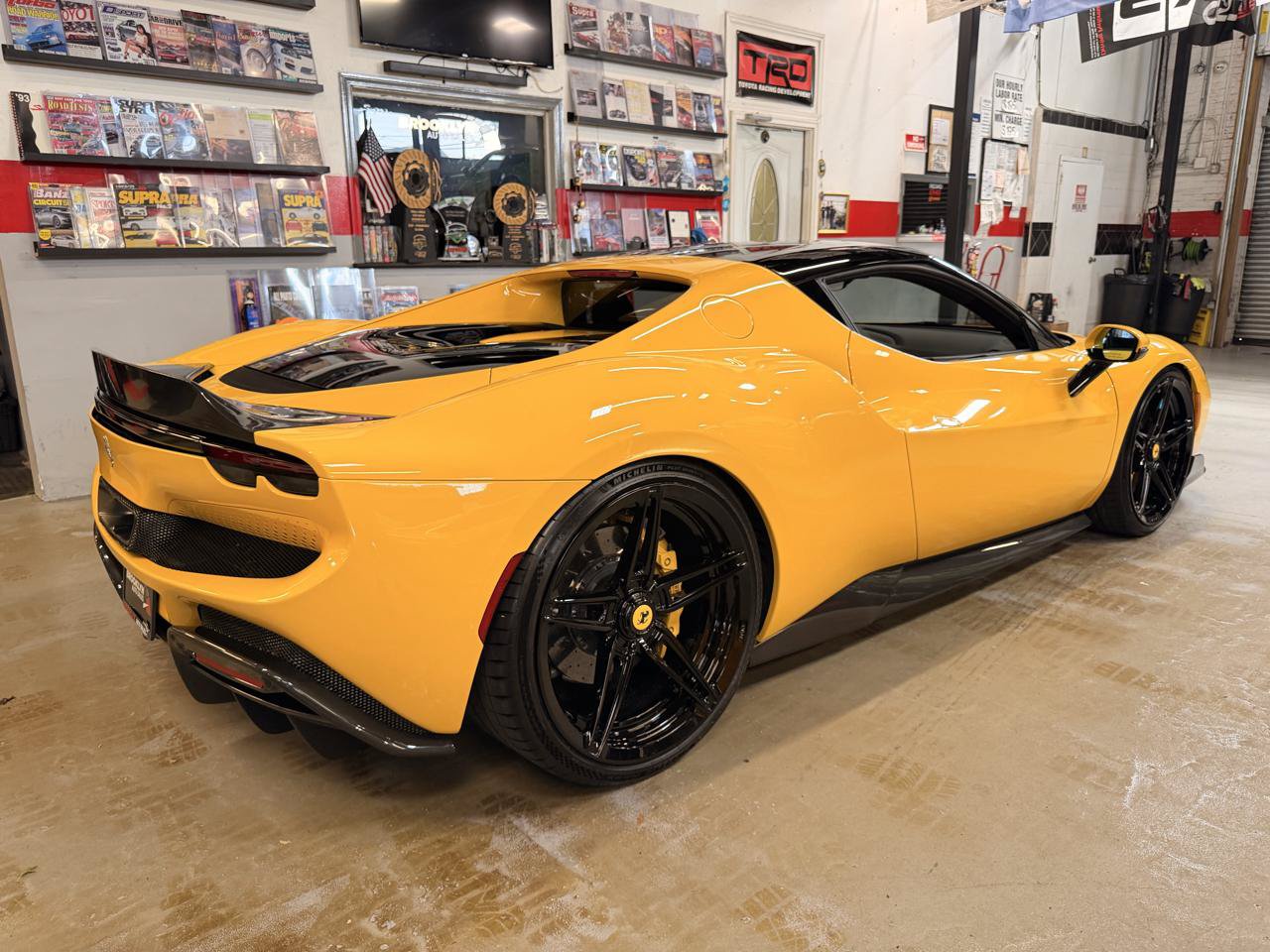 Used 2023 Ferrari 296 GTB RWD image 5