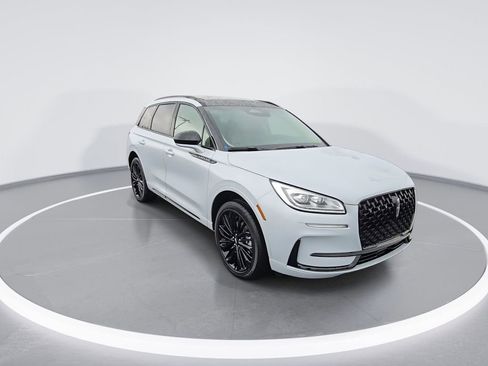 Used 2025 Lincoln Corsair Grand Touring w/ Jet Appearance Package image 2