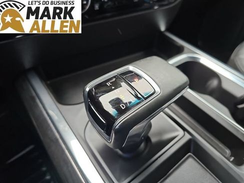Used 2025 Chevrolet Silverado 1500 LTZ AWD/4WD image 15