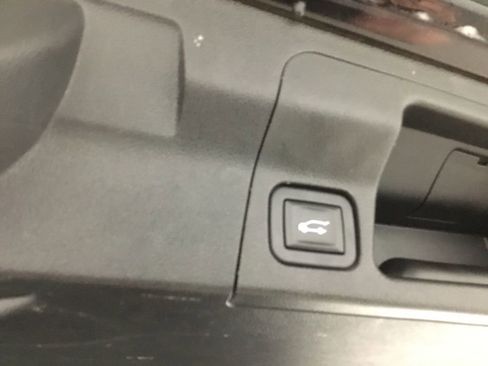 Used 2017 GMC Acadia SLE w/ Driver Alert Package I image 16