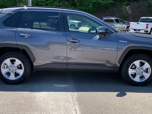 Used 2020 Toyota RAV4 LE w/ Carpet Mat Package AWD/4WD image 1
