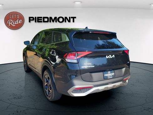 Used 2023 Kia Sportage LX AWD/4WD image 7