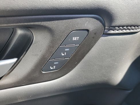 New 2026 Nissan Pathfinder Platinum image 16