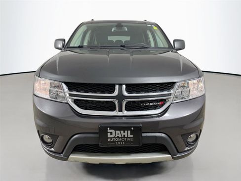 Used 2019 Dodge Journey SE w/ Premium Group image 3