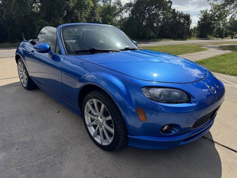 Used 2006 MAZDA MX-5 Miata Sport w/ Appearance Pkg RWD image 2
