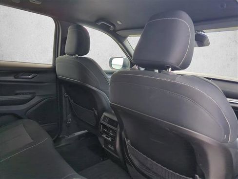 Used 2024 Jeep Grand Cherokee Laredo AWD/4WD image 22