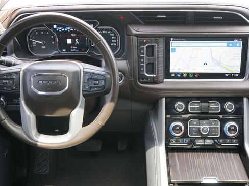 Used 2021 GMC Yukon Denali w/ Denali Ultimate Package AWD/4WD image 25