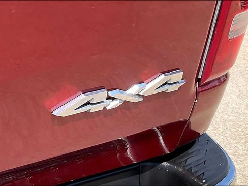 Used 2019 RAM 1500 Laramie AWD/4WD image 10