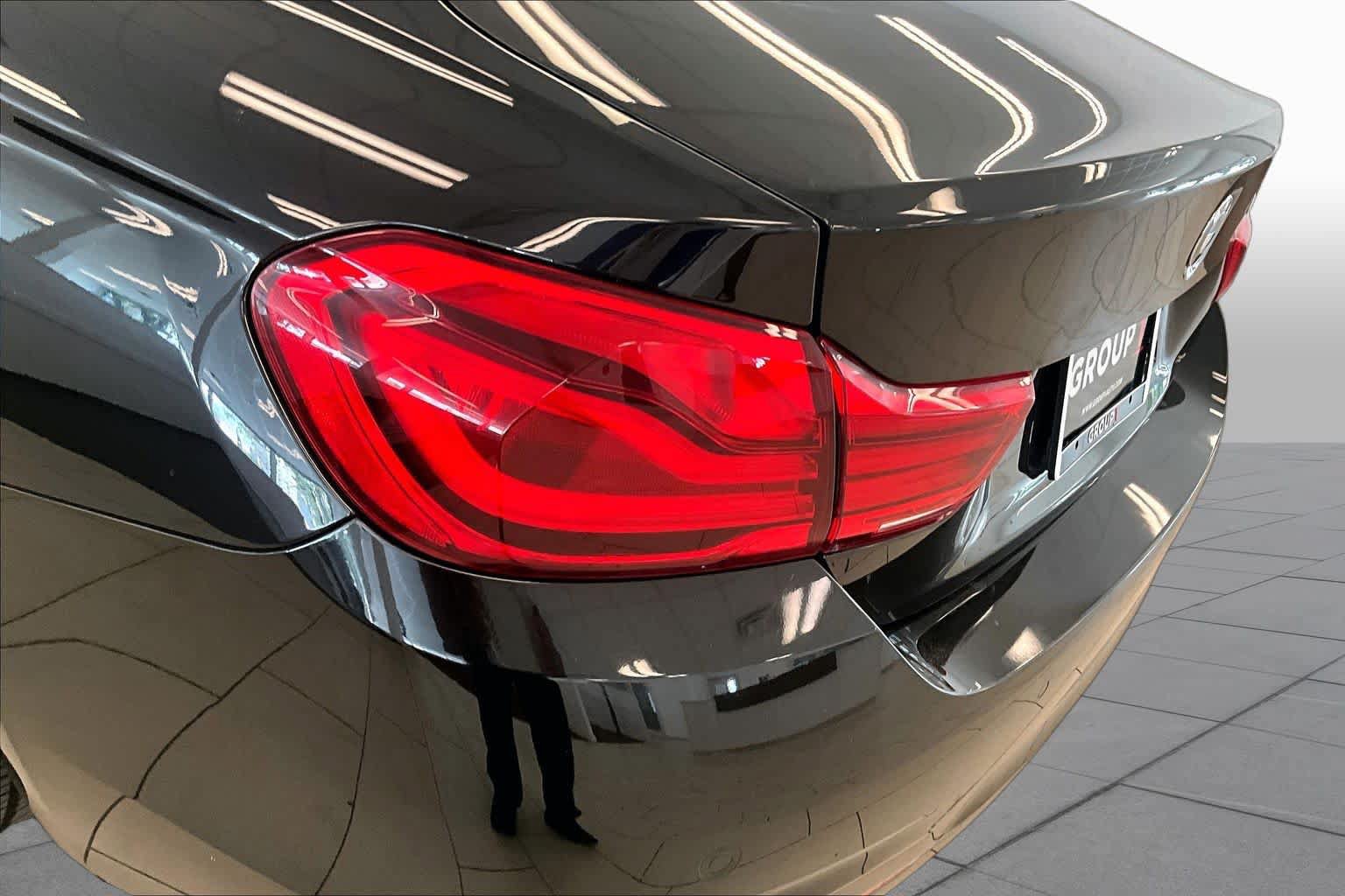 Used 2019 BMW 430i Coupe w/ M Sport Package RWD image 27
