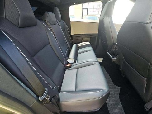 Used 2024 Tesla Cybertruck AWD Crew Cab image 18