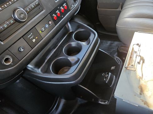 Used 2016 Chevrolet Express 2500 image 20