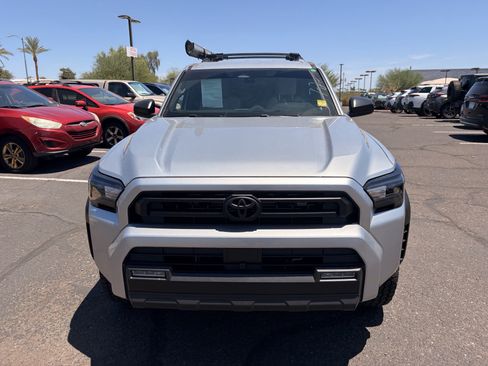 Used 2026 Toyota 4Runner SR5 AWD/4WD image 8
