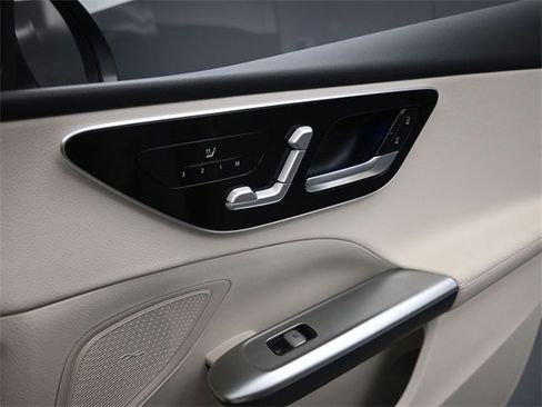 Used 2024 Mercedes-Benz C 300 Sedan image 31