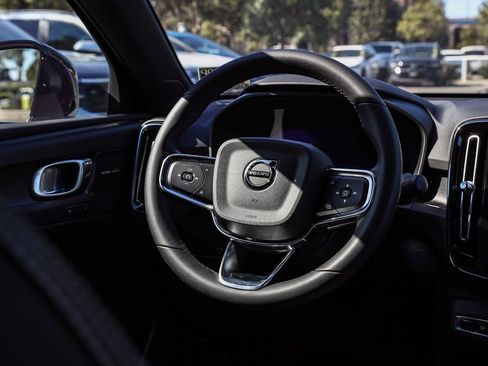 Used 2023 Volvo C40 P8 Recharge Ultimate image 15