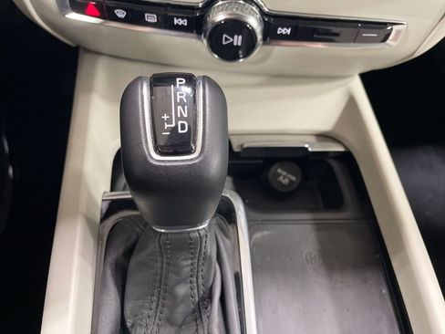 Used 2022 Volvo V60 T5 Cross Country w/ Advanced Package image 18