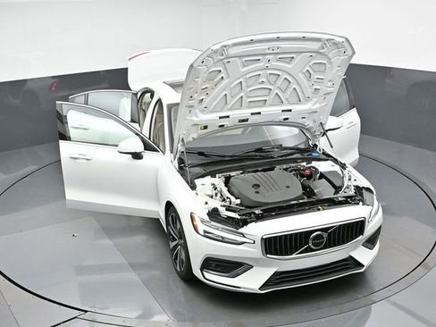 Used 2023 Volvo S60 B5 Ultimate w/ Climate Package image 48