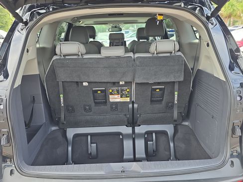 Used 2022 Toyota Sienna XLE FWD image 9