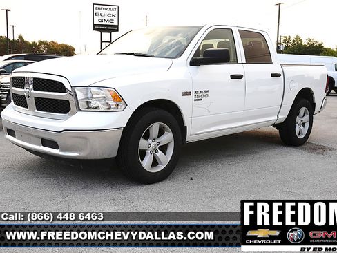Used 2023 RAM 1500 Classic SLT AWD/4WD image 3