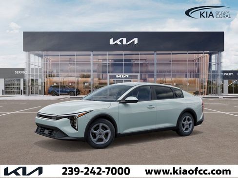 New 2025 Kia K4 LXS image 3