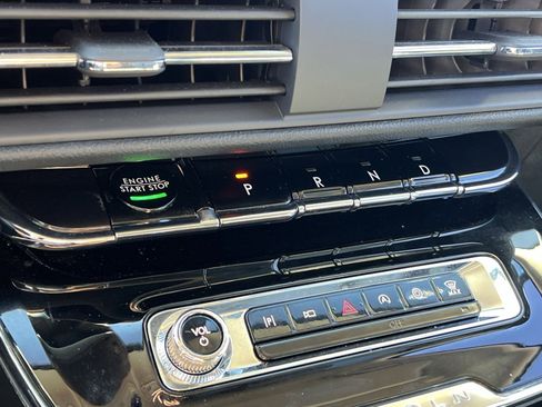 Used 2023 Lincoln Corsair Reserve FWD image 21
