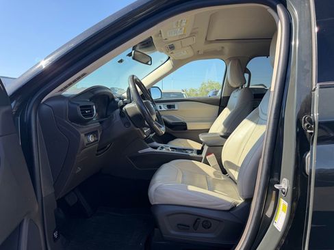 Used 2022 Ford Explorer Platinum w/ Equipment Group 601A AWD/4WD image 5