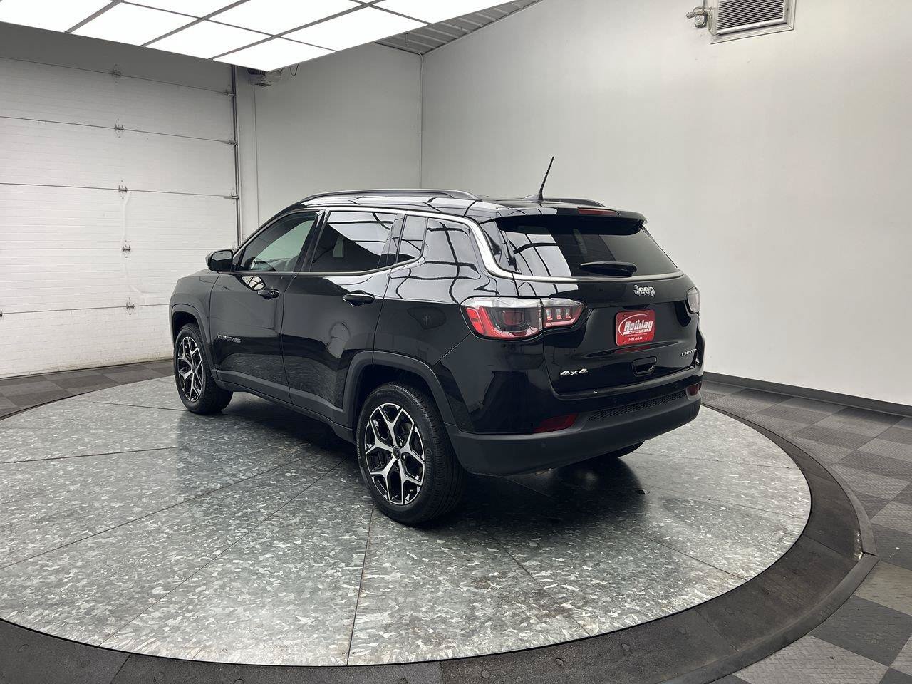 Used 2025 Jeep Compass Limited AWD/4WD image 29