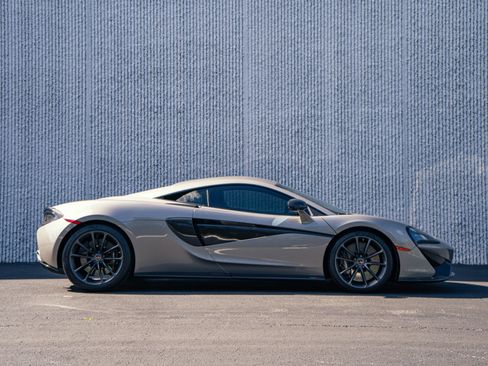 Used 2016 McLaren 570S Coupe RWD image 5