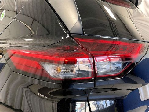 Certified 2024 Nissan Rogue S AWD/4WD image 34