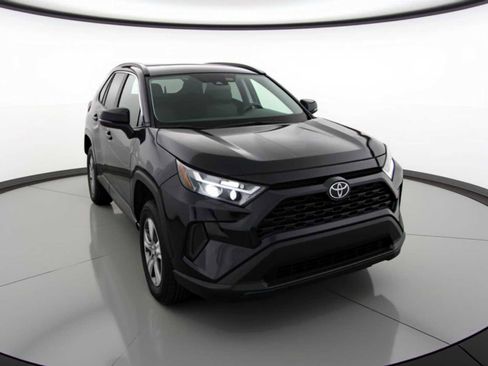 Used 2023 Toyota RAV4 XLE image 3