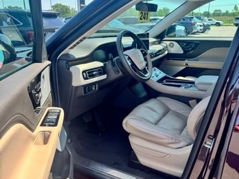 Used 2023 Lincoln Aviator Reserve w/ Equipment Group 201A RWD image 12