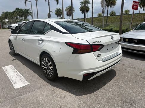 Used 2023 Nissan Altima 2.5 SV FWD image 4